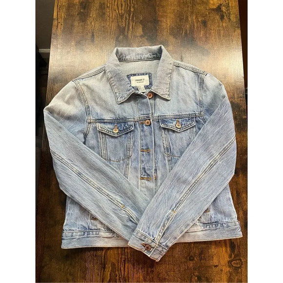Forever 21 Jackets & Blazers - F21 retro style Jean jacket  Size S